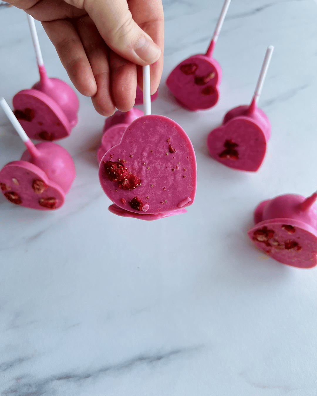 Strawberry Cake Pops (Linlithgow)