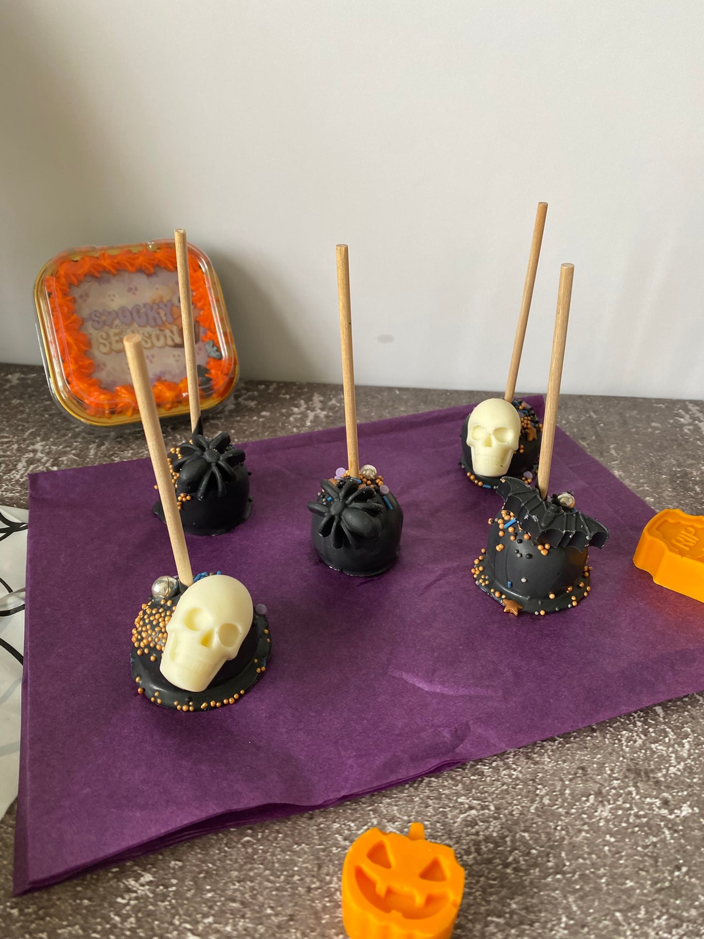 Spooky Cake Pops
