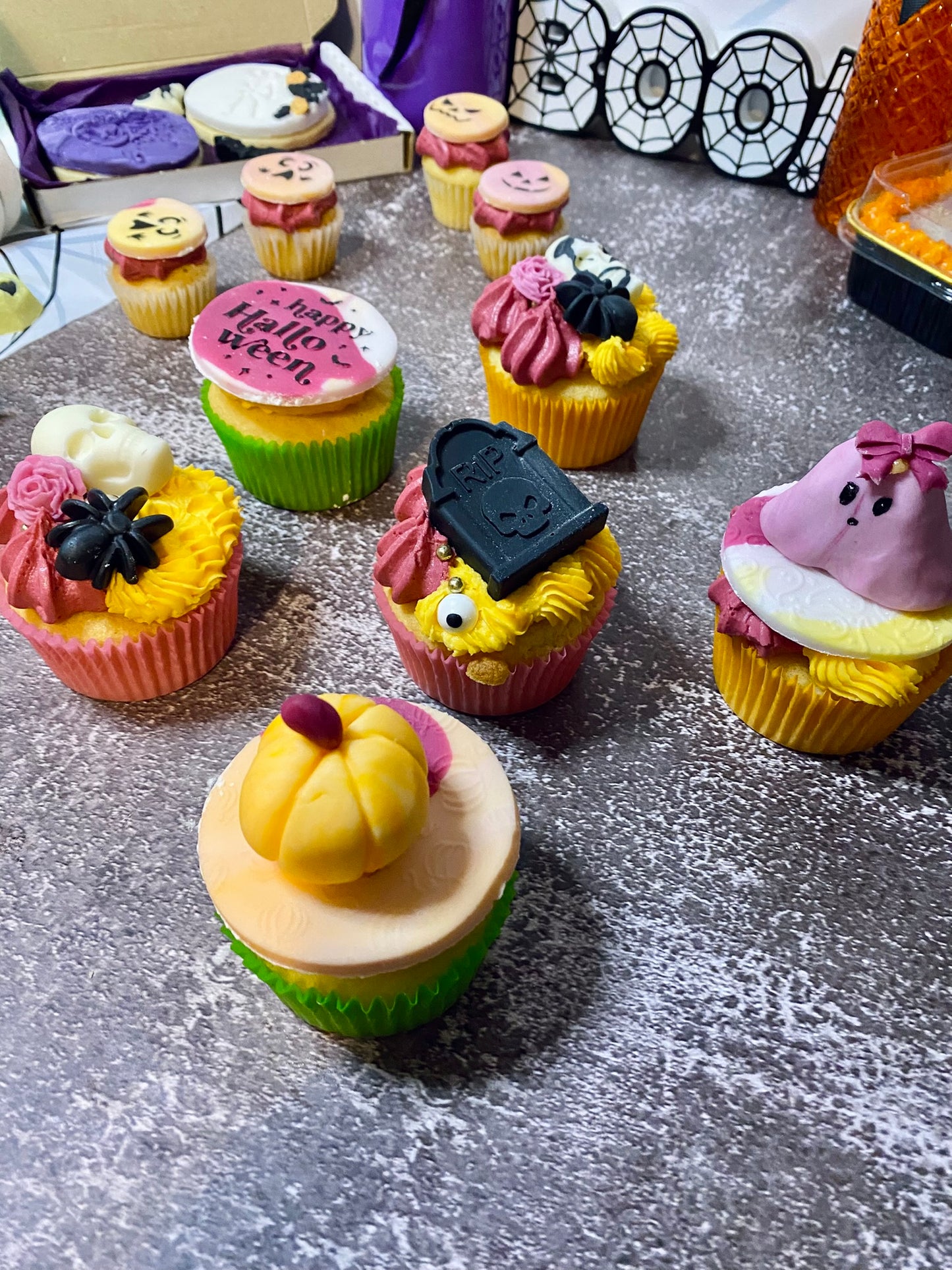 Spooky & Sweet Cupcakes