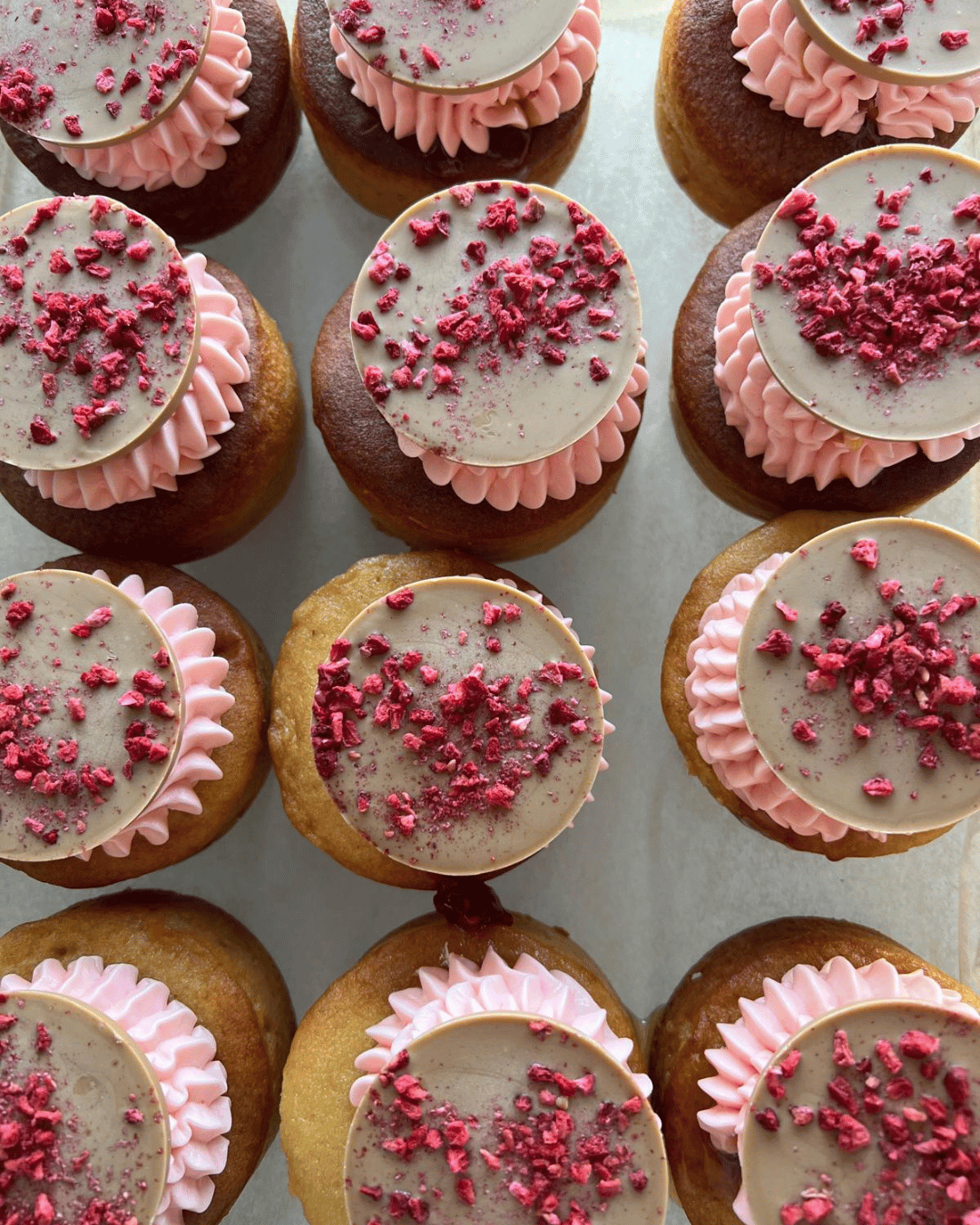Raspberry & Caramel Cake (Linlithgow)