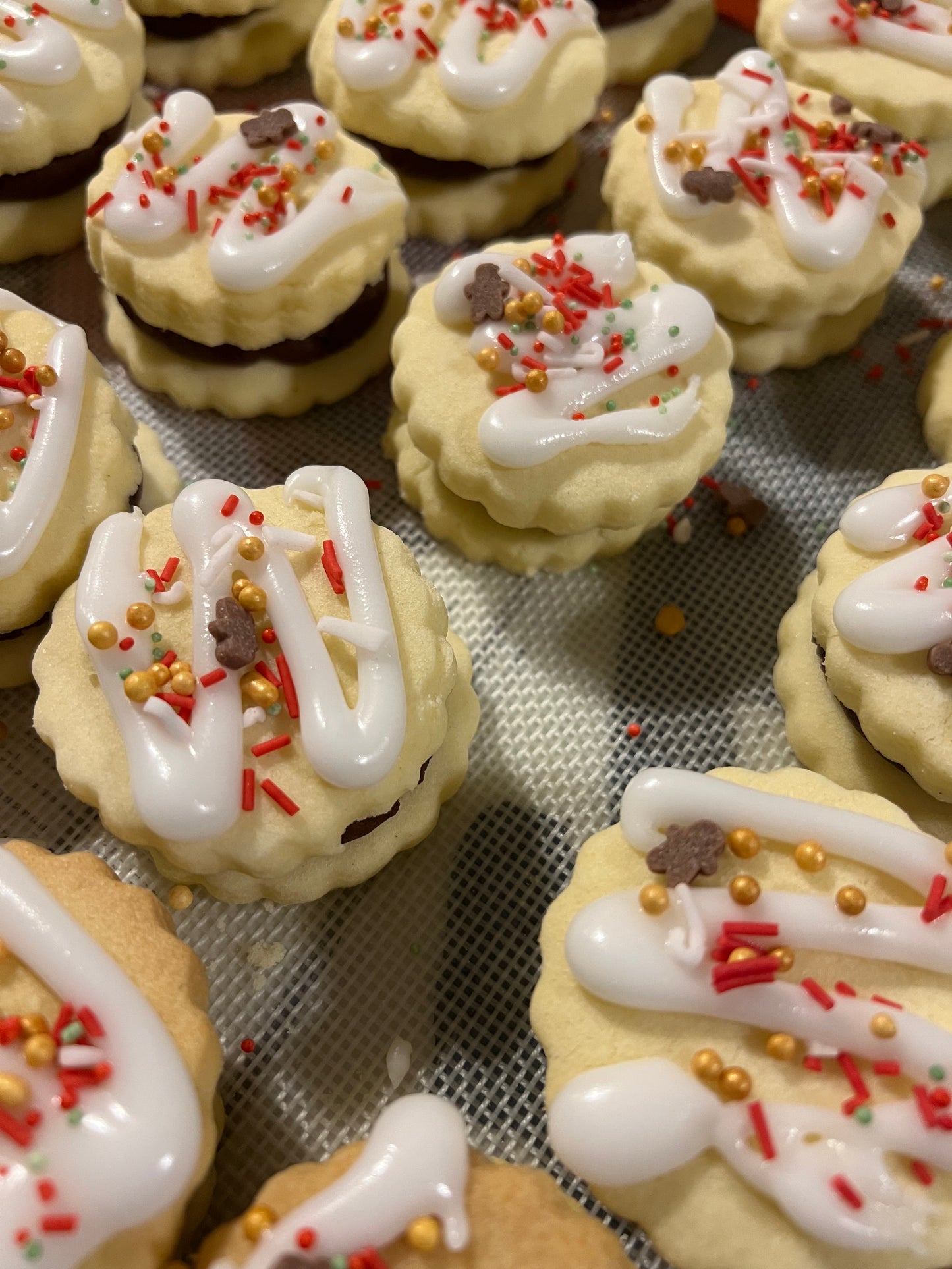 Mini Choc & Vanilla Cookies (4)