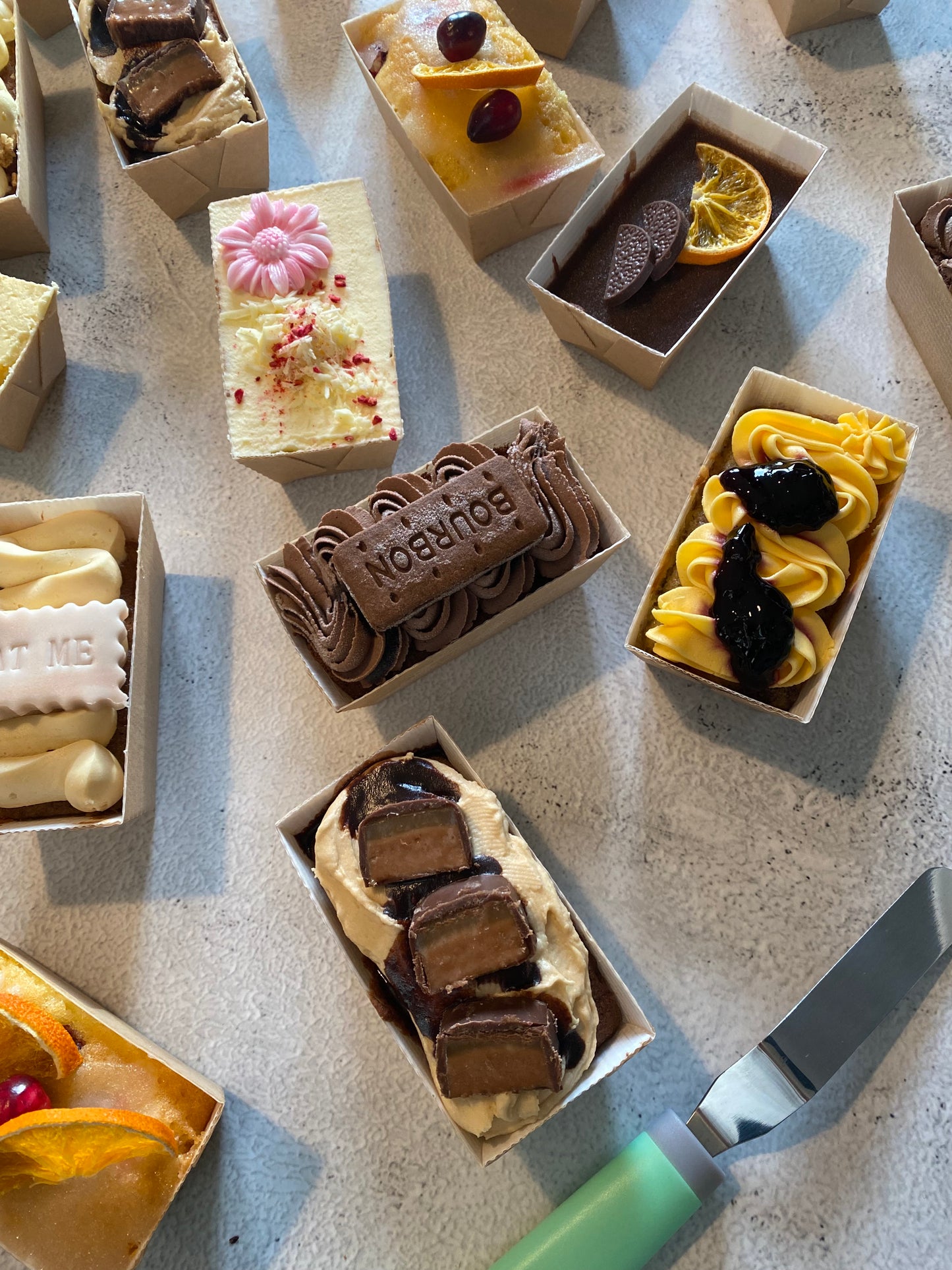 6 Mixed Little Loaf Box