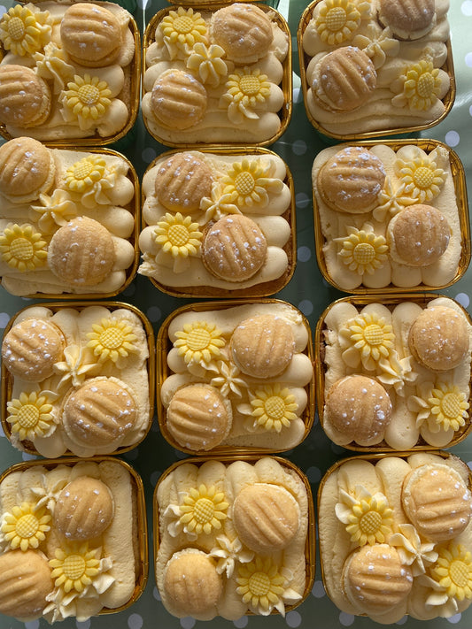 Custard Cream Little Cake