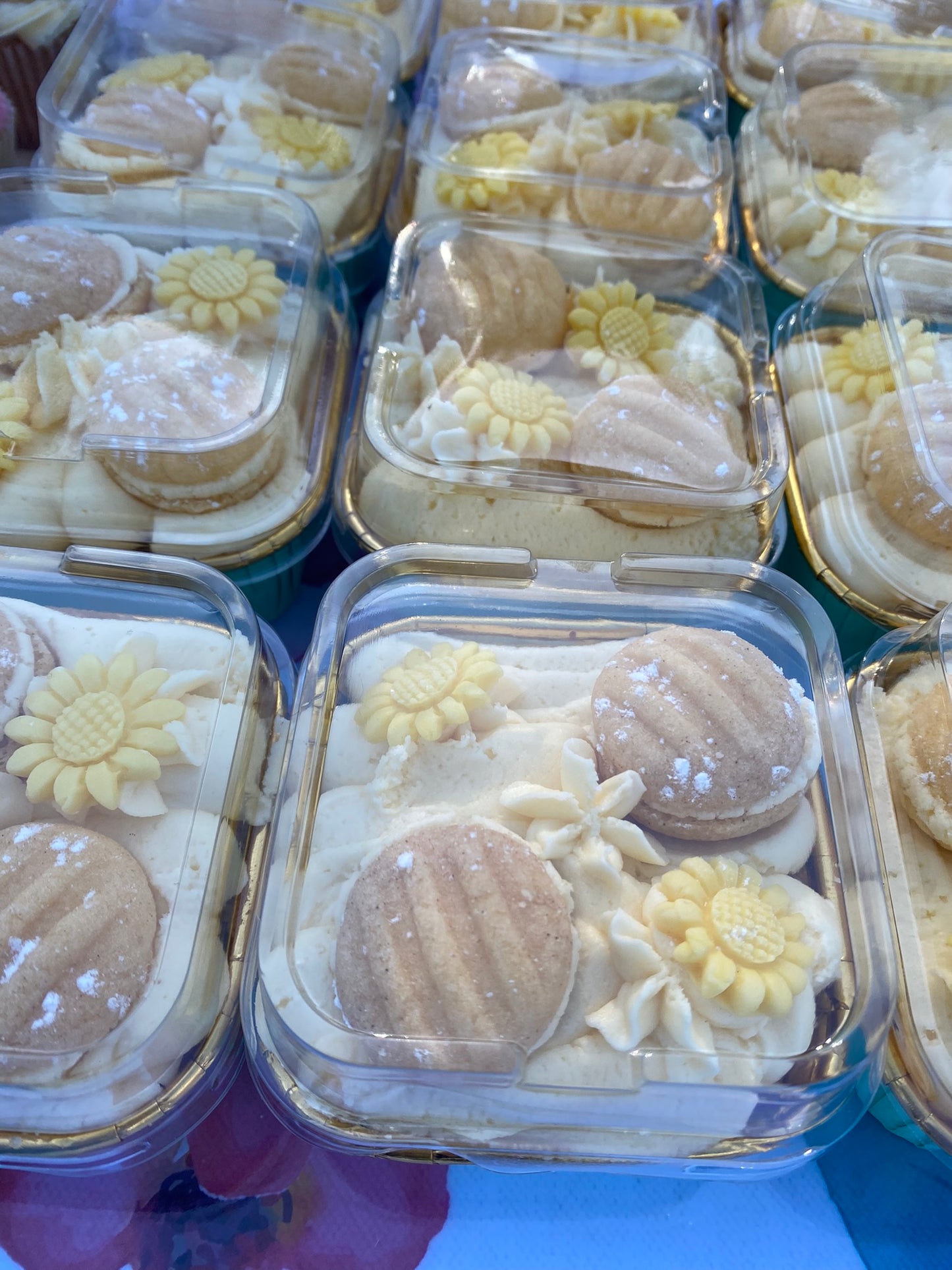 Custard Cream Little Cake