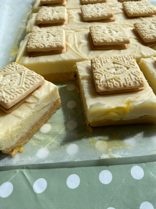 Custard Cream Fudge Slice