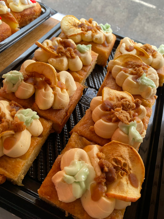 Apple Crumble Cake - Slice