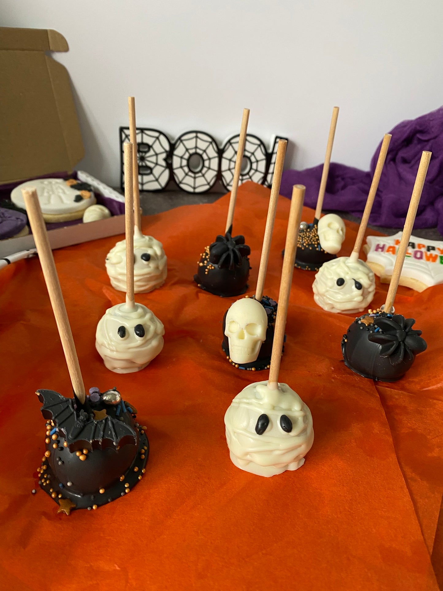 Spooky Cake Pops