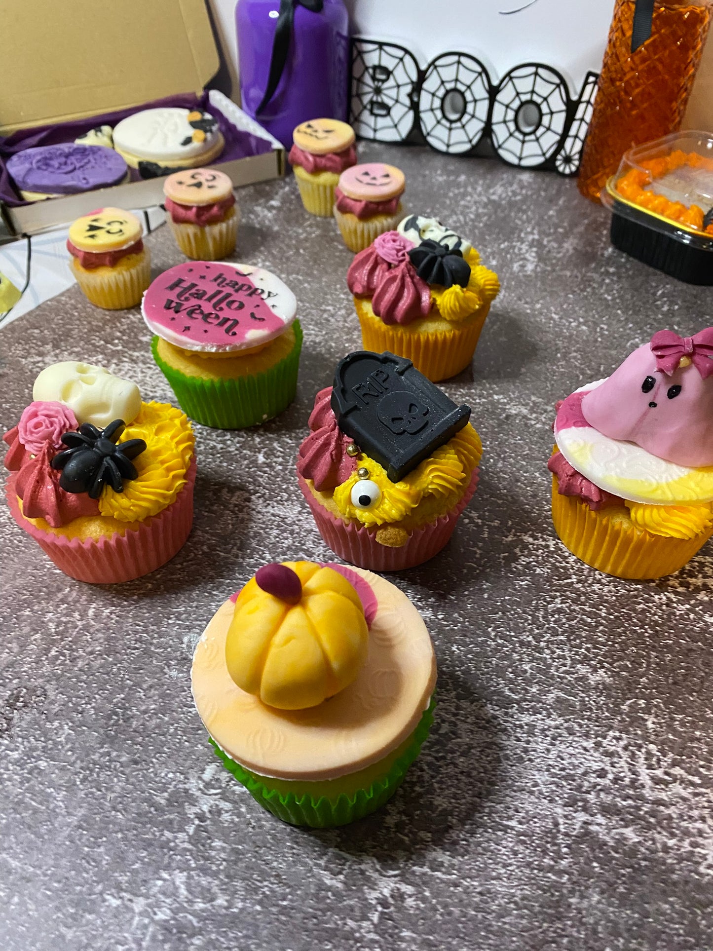 Spooky & Sweet Cupcakes