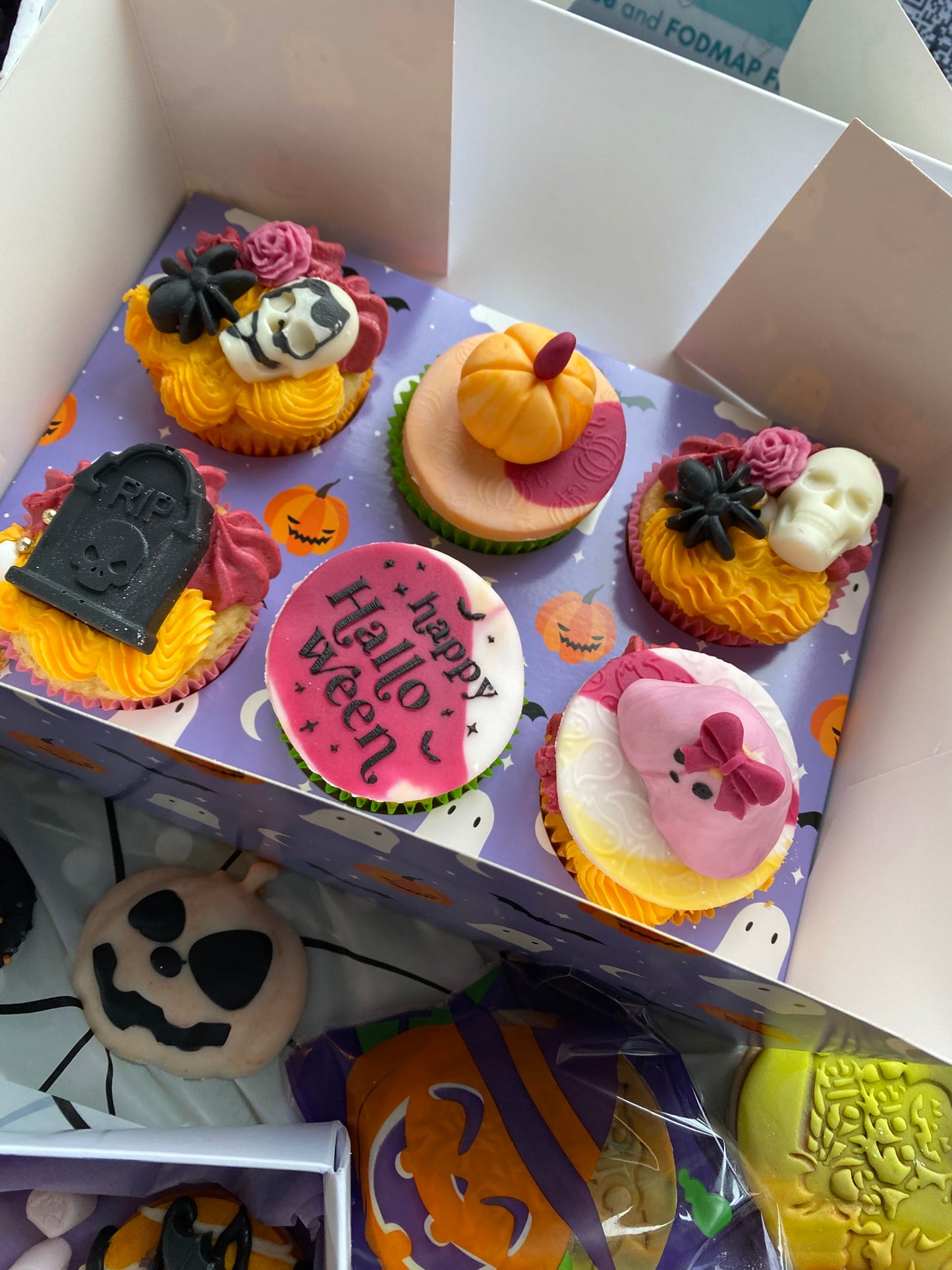 Spooky & Sweet Cupcakes